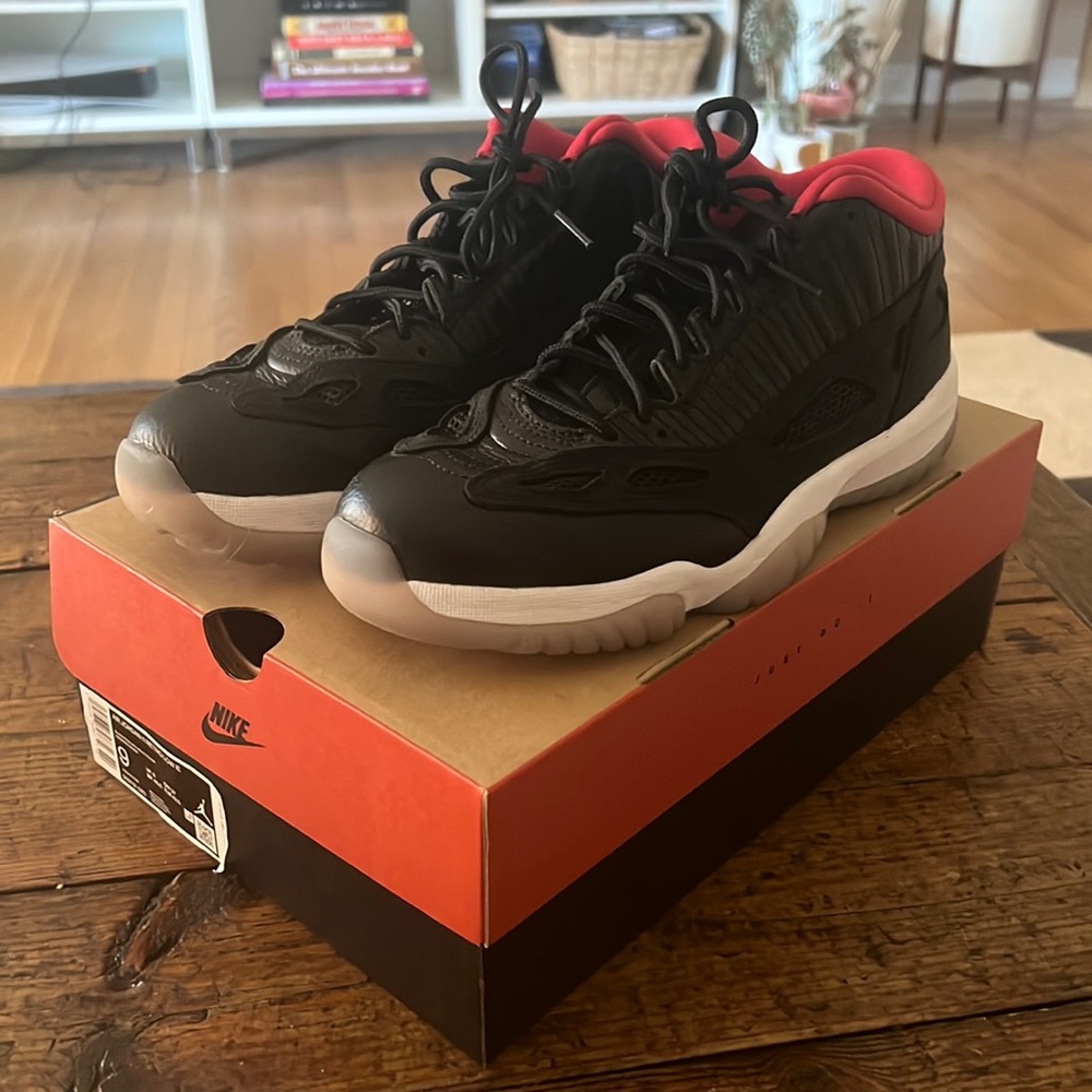 Air Jordan 11 Retro Low IE (2021)